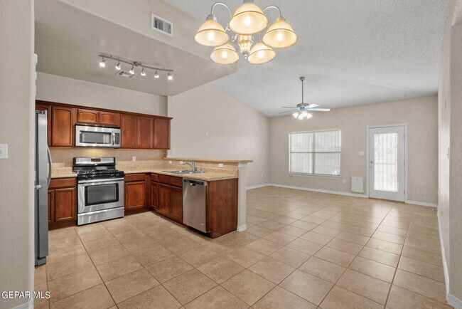 Building Photo - 3148 Sunny Prairie Dr