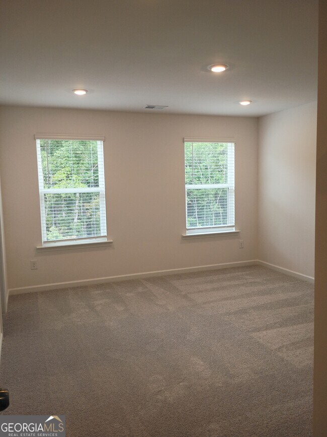 Building Photo - 248 Kenoot Dr