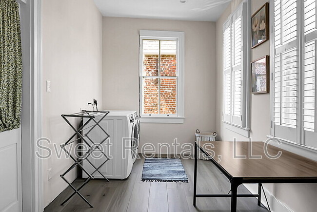 Building Photo - 6 Wentworth St