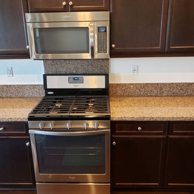 Building Photo - 9803 Buckhorn Peak Dr