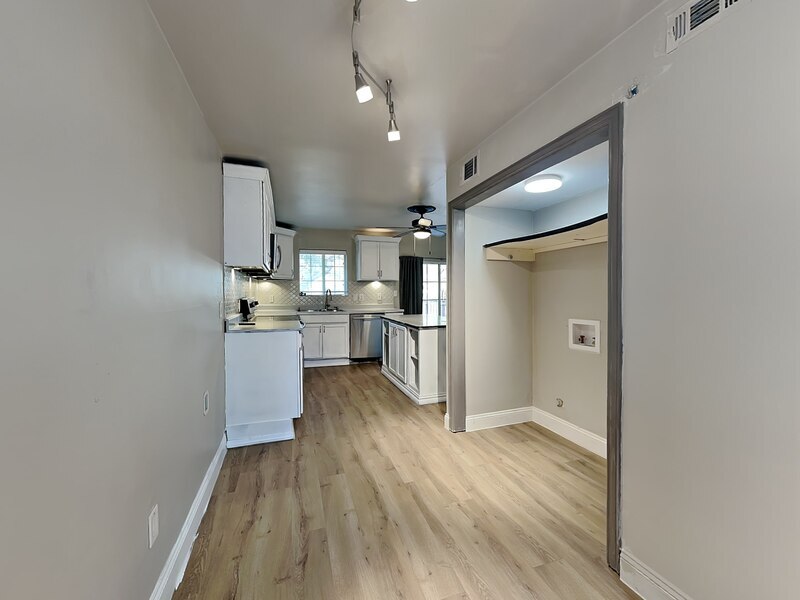 Building Photo - 2986 Buttonwood Dr