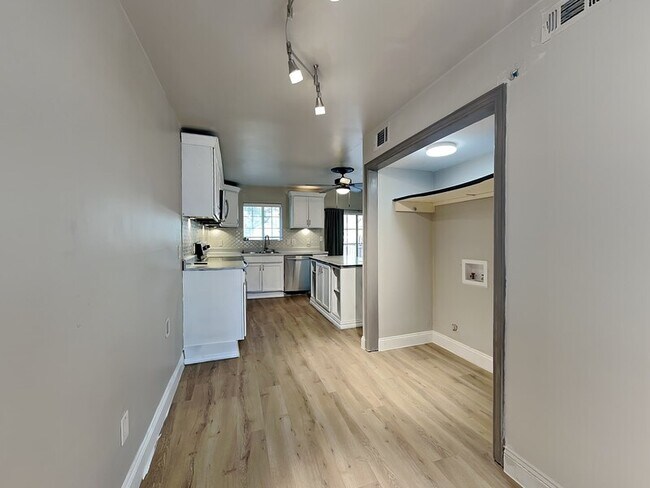 Building Photo - 2986 Buttonwood Dr