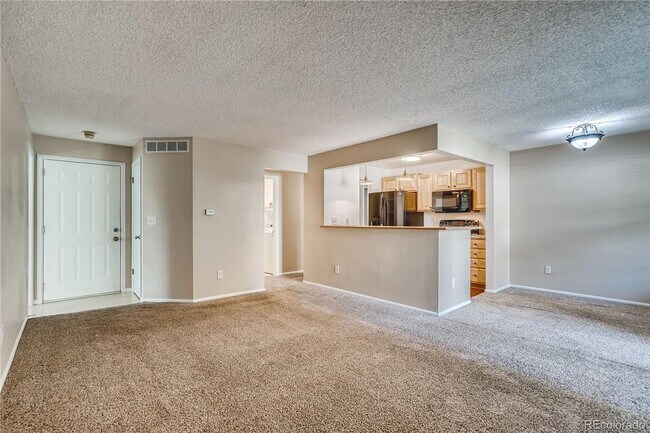 Building Photo - 2BR/2BA Condo available now!!