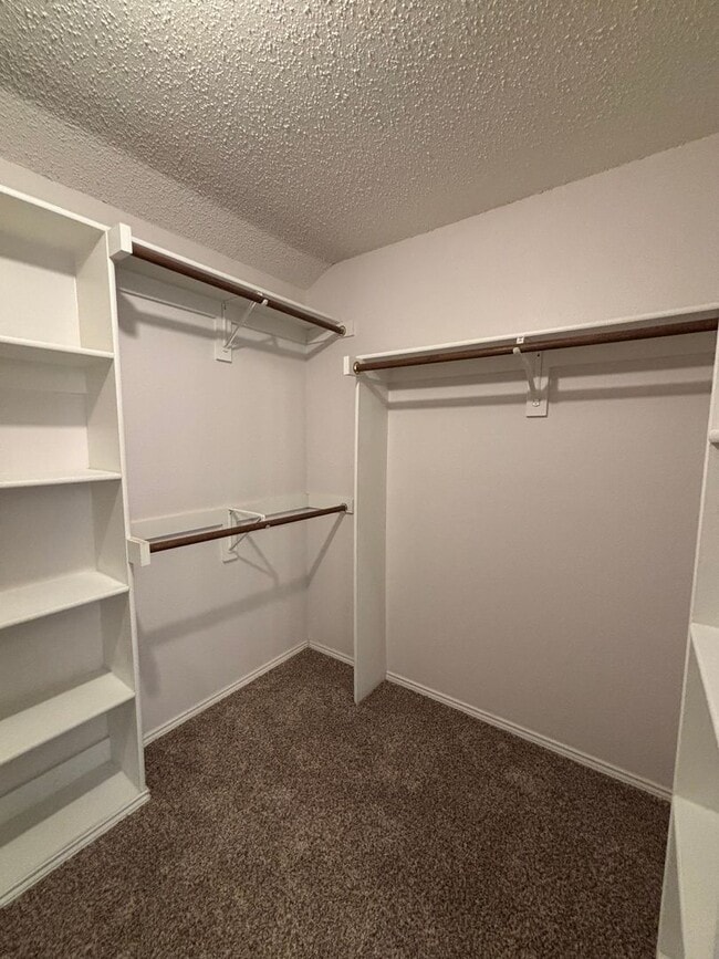 Building Photo - 813 Sage Cir