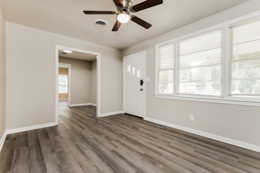 Building Photo - 2913 22nd Ave