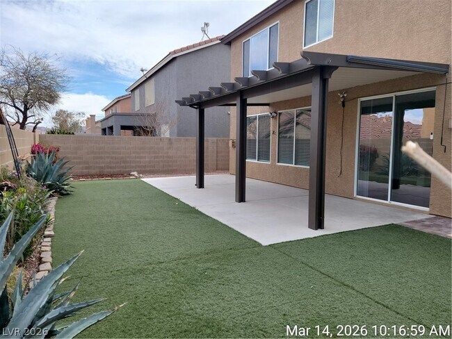 Building Photo - 998 Lone Pine River Ave