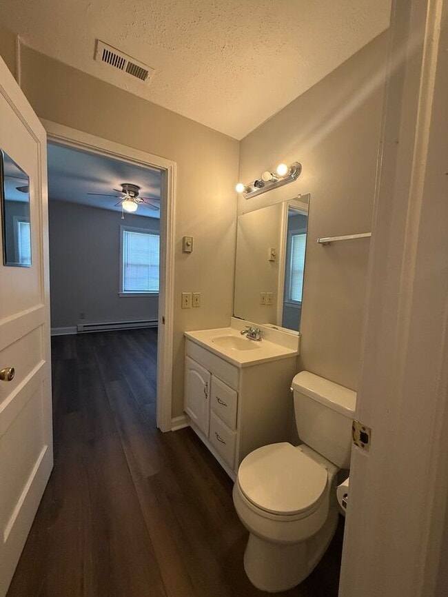 Building Photo - East Nashville Duplex Unit