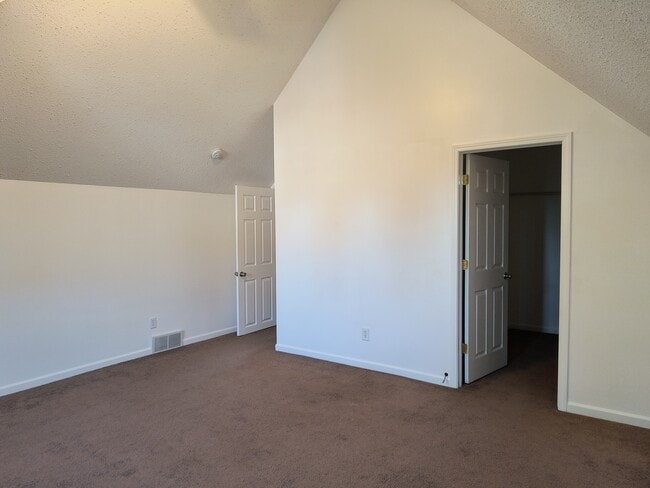 Building Photo - 11 Cottage Pl