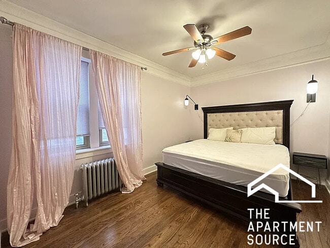 Building Photo - 5023 N Ridgeway Ave