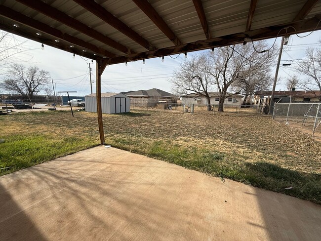 Building Photo - 2bed/ 1bath convenient  to CAFB