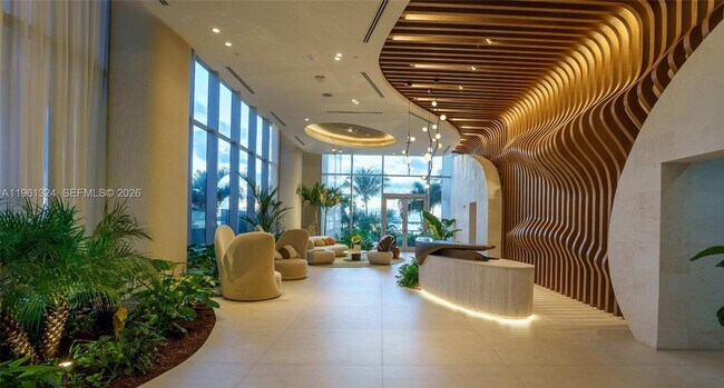 Building Photo - 700 NE 24th St