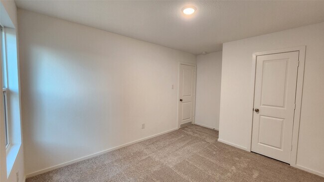 Building Photo - 26735 Feather Reed Dr