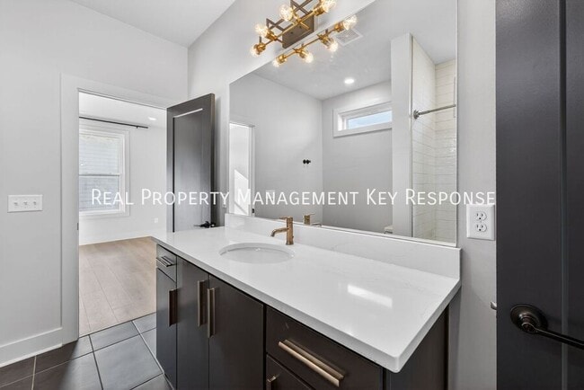 Building Photo - 2109 23rd Ave N