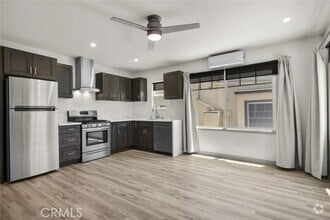 Building Photo - 475 E Del Mar Blvd