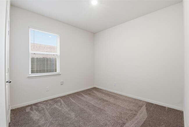 Building Photo - 11023 Hillside Creek Dr