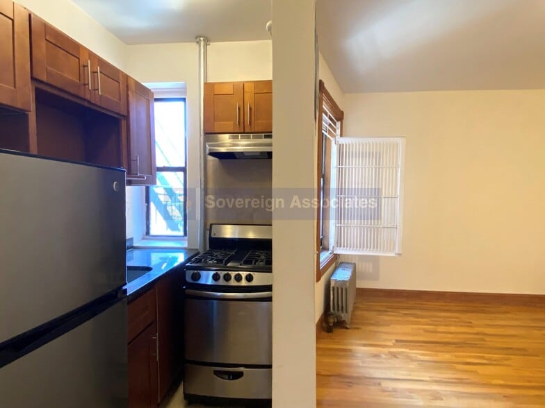 Building Photo - 634 St Nicholas Ave