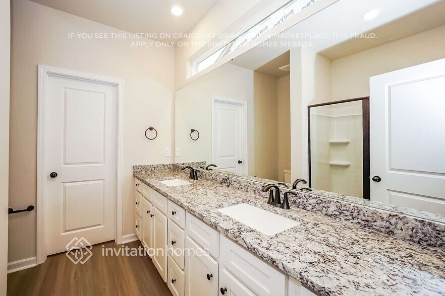 Building Photo - 3465 Bear Den Dr