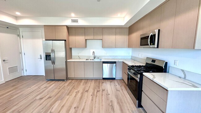 Building Photo - Luxury NoHo Brand New Units!