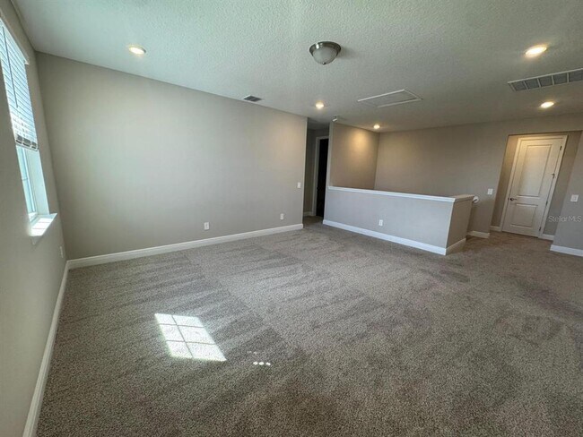 Building Photo - 16405 Silver Brk Wy