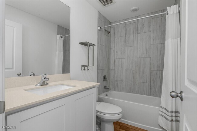 Building Photo - 839 Yellowbird Dr