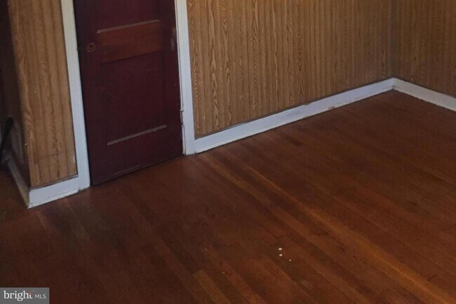 Building Photo - 106 Denison St