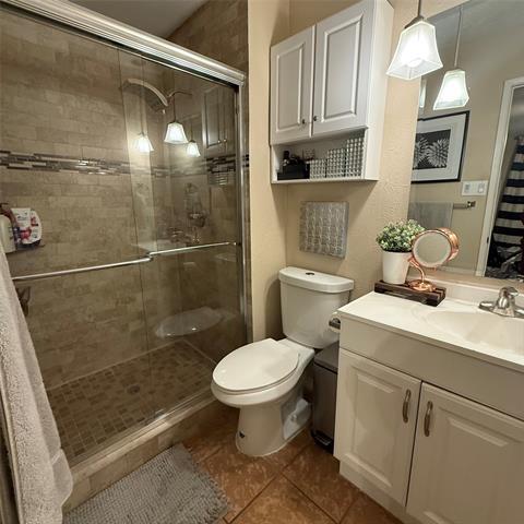 Building Photo - 2104 Victoria Rd