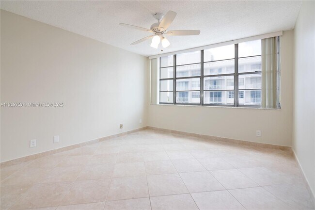 Building Photo - 16740 NE 9th Ave