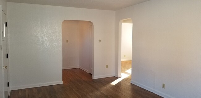 Building Photo - 2 Bed 1 bath house with carport