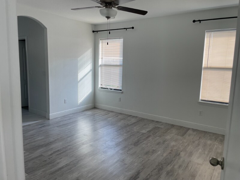 Building Photo - 2926 Siesta View Dr