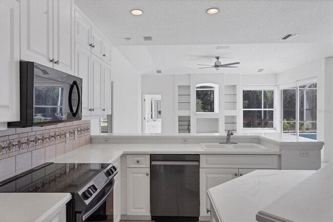 Building Photo - 8501 Park Shore Ln
