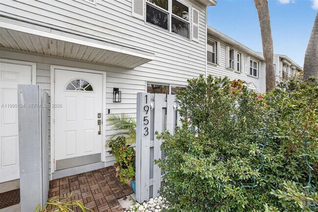 Building Photo - 1953 NE 15th Ave