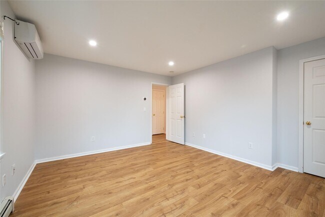 Building Photo - 60 Remington Pl