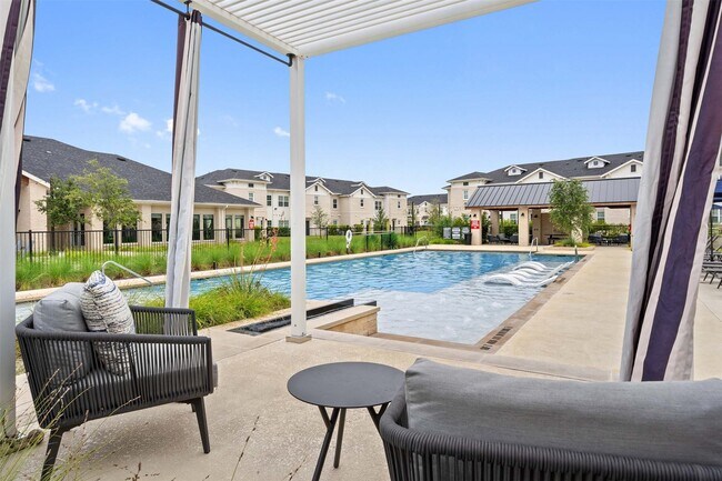 Building Photo - 1101 Halsey Dr