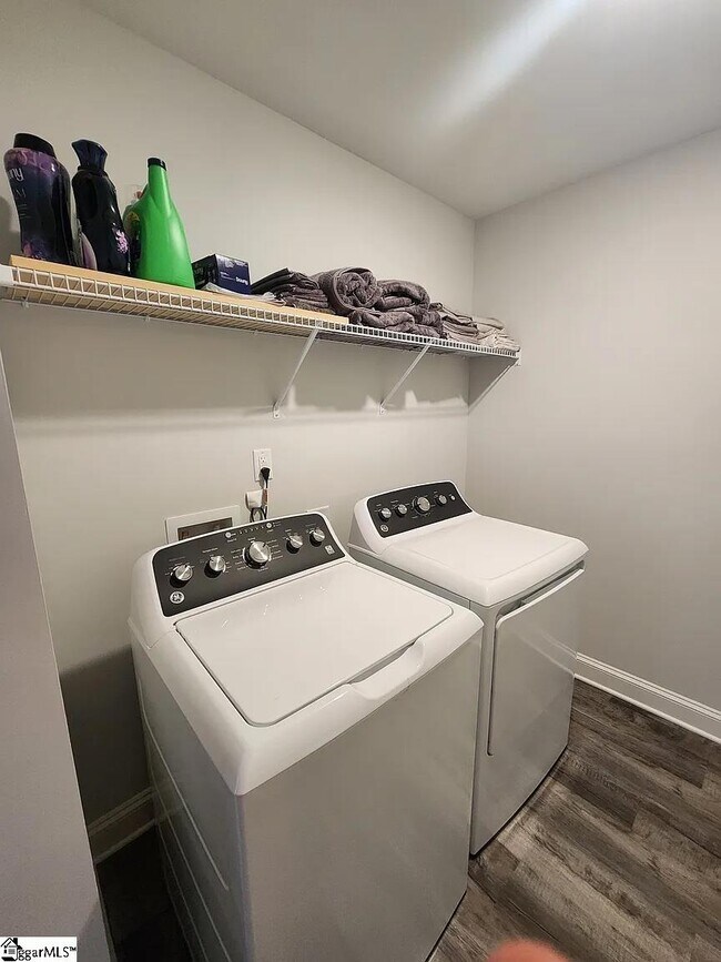 Building Photo - 29 Snowmill Rd