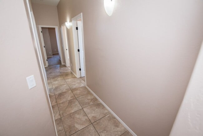 Building Photo - Beautiful Custom Home with 4 Bedrooms, 2 Bath, 3 Car Garage, Central A/C