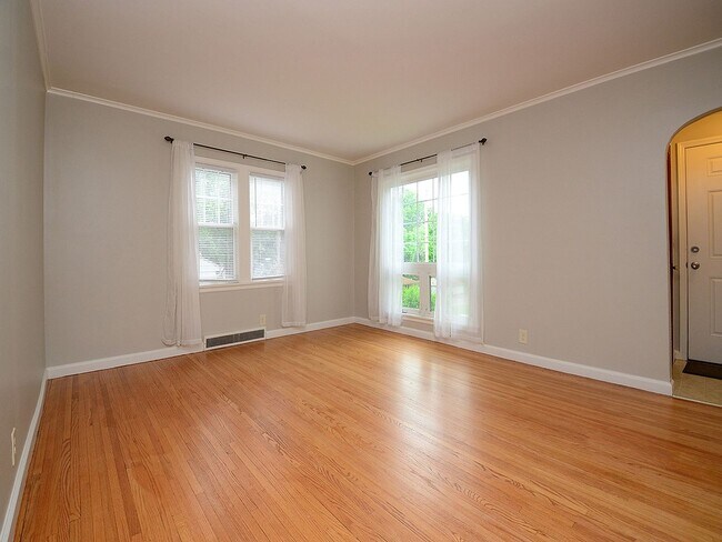 Building Photo - 2108 S 46th St