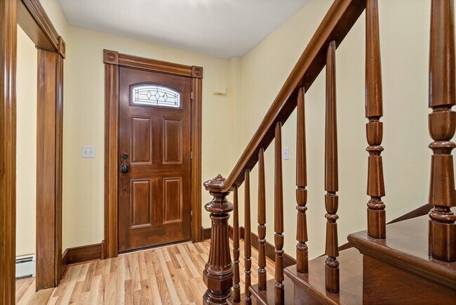 Building Photo - 16 Devens St