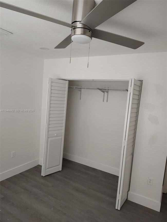 Building Photo - 165 SW 5th Ct