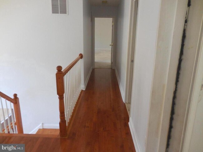 Building Photo - 6 Palmer Ct