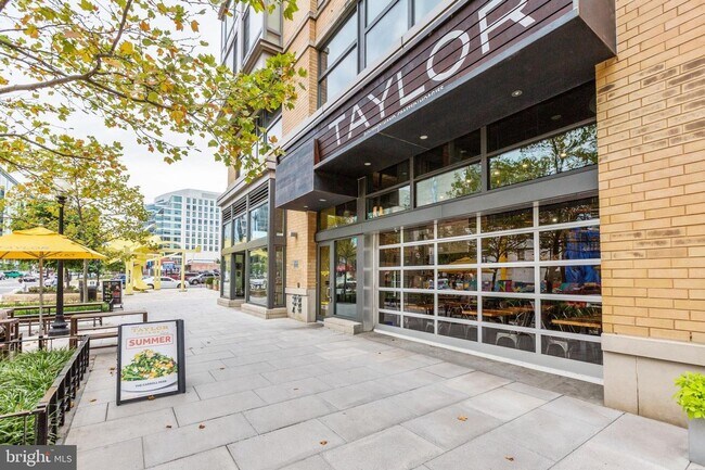 Building Photo - For Lease: A Luxury Penthouse Condominium ...