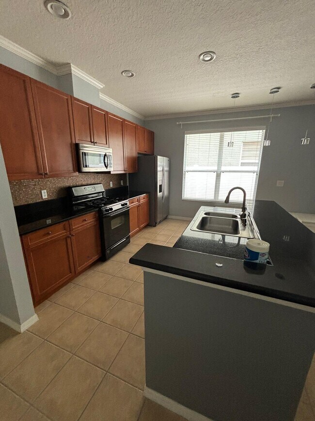 Building Photo - 5014 Wise Bird Dr