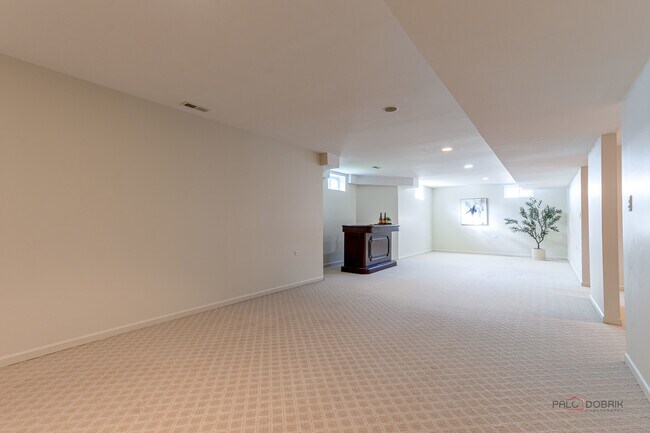 Building Photo - 20772 N William Ave