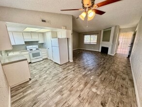 Building Photo - Spacious 2BD/2BTH with Private 2 Car Garag...
