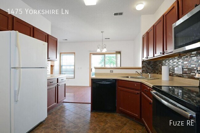 Building Photo - 1475 Yorkshire Ln