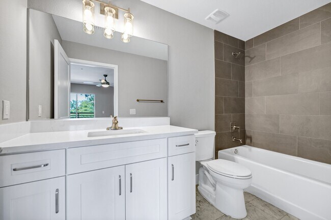 Building Photo - 37 SE 15th Terrace