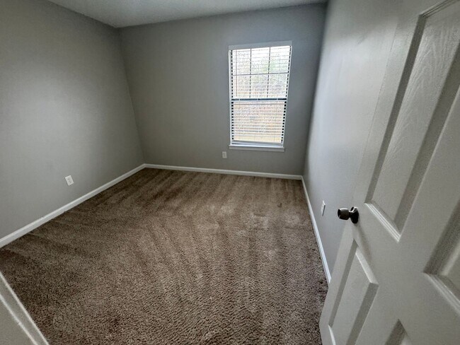 Building Photo - 3546 Christine Rd