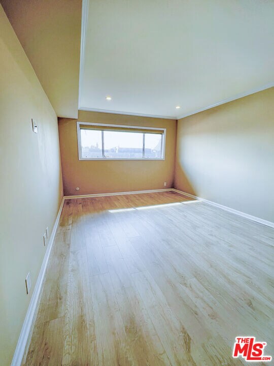 Building Photo - 1250 Kings Rd