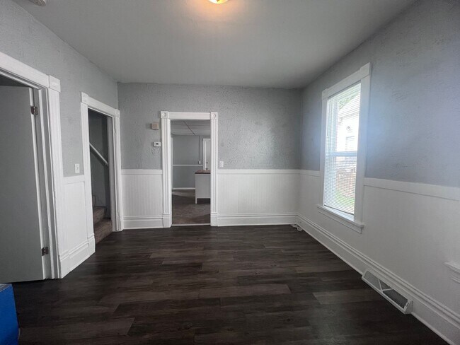 Building Photo - Two Bedroom Home - NE Side of Grand Rapids!