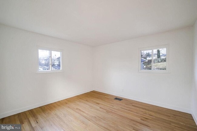 Building Photo - 5711 Westgate Rd