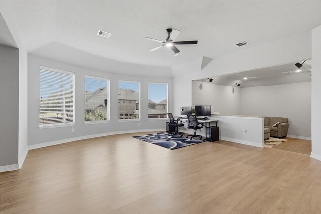 Building Photo - 18800 N Bee Cave Springs Cir